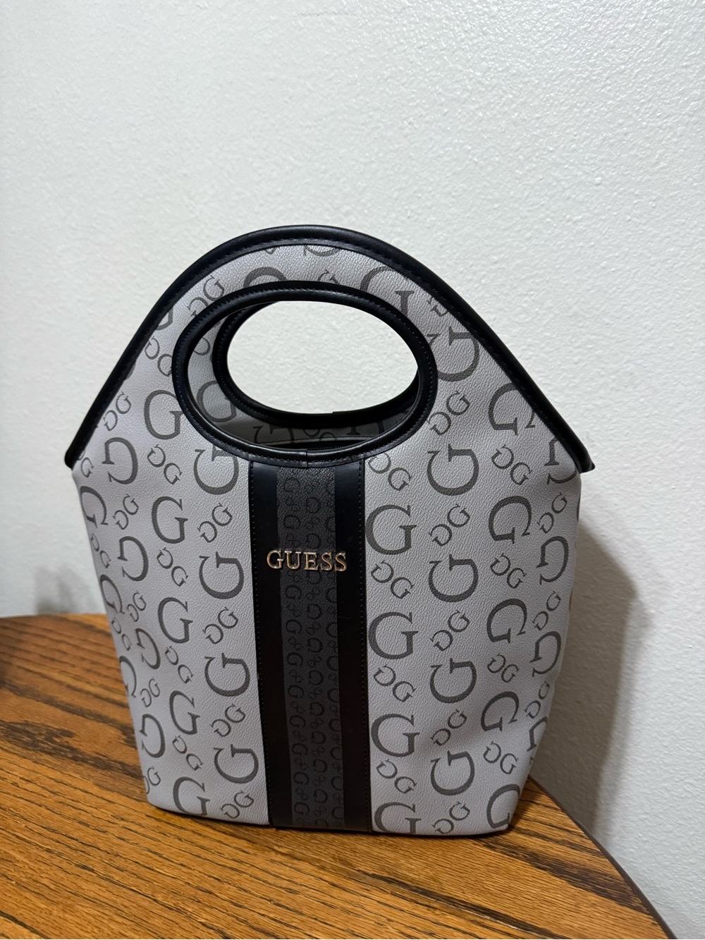 GUESS black hobo clutch tote perfect for sunmer new without tags